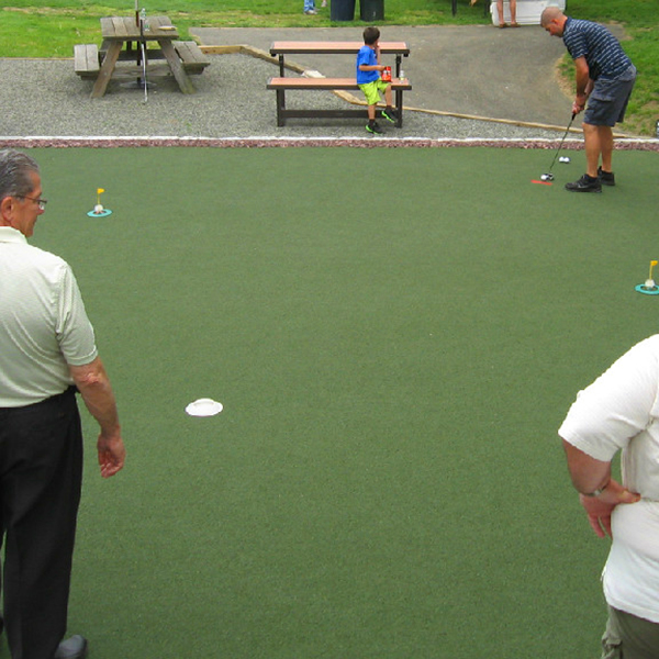 putting green at valley golf